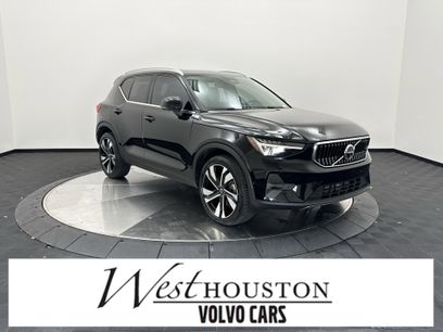 Used 2023 Volvo XC40 B5 Plus w/ Protection Package Premier