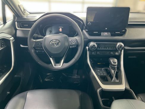 Used 2023 Toyota RAV4 XLE Premium image 21