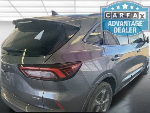 Used 2024 Ford Escape ST-Line image 2