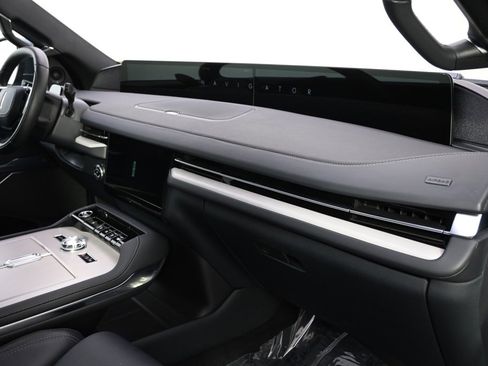 New 2025 Lincoln Navigator Reserve w/ Jet Appearance Package image 15