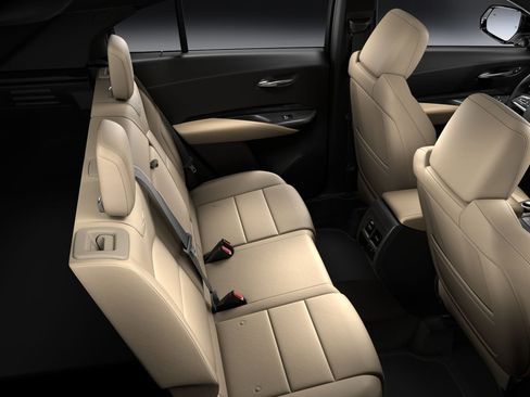 New 2024 Cadillac XT4 Luxury w/ Cold Weather Package image 35