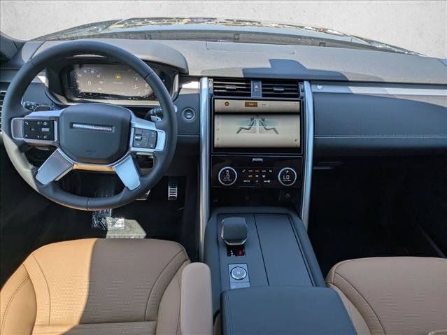 Used 2025 Land Rover Discovery Dynamic SE AWD/4WD image 15