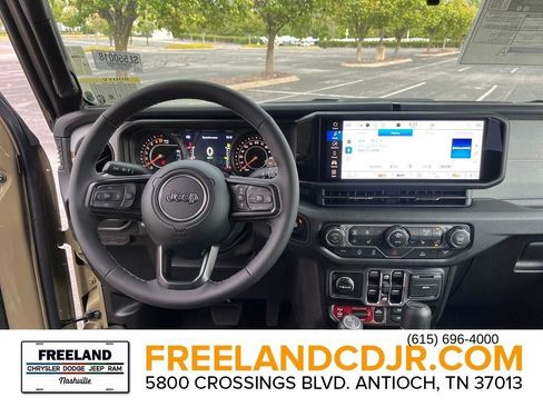 New 2025 Jeep Gladiator Willys image 24