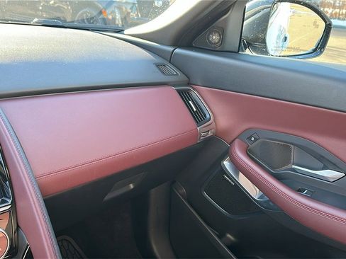 Used 2024 Jaguar E-PACE R-Dynamic SE image 17