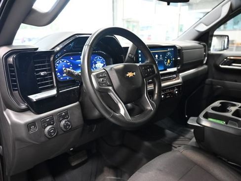 Used 2023 Chevrolet Silverado 1500 LT AWD/4WD image 19