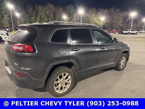 Used 2015 Jeep Cherokee Latitude w/ Comfort/Convenience Group image 7