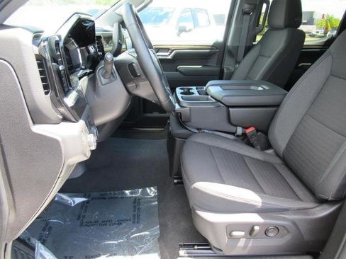 Certified 2024 Chevrolet Silverado 1500 LT AWD/4WD image 17