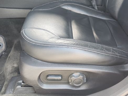 Used 2014 Ford Taurus SEL w/ Equipment Group 201A FWD image 24