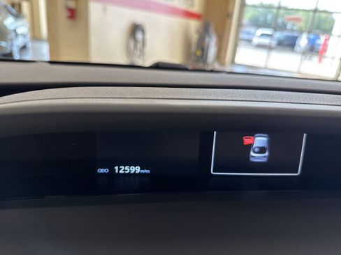 Used 2022 Toyota Prius XLE w/ Advanced Technology Package image 8