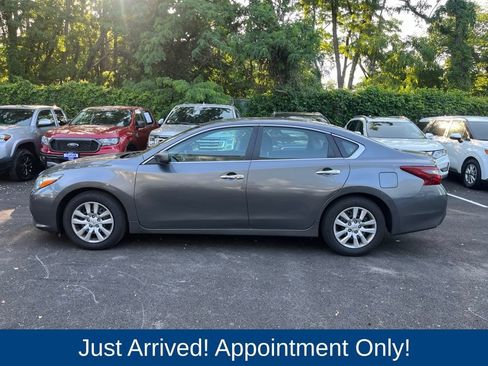 Used 2018 Nissan Altima 2.5 S w/ S Convenience Package FWD image 4