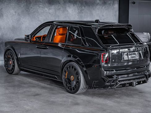 Used 2023 Rolls-Royce Cullinan AWD/4WD image 32