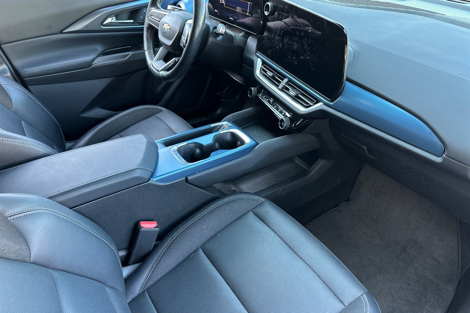 Used 2024 Chevrolet Equinox EV LT FWD image 20