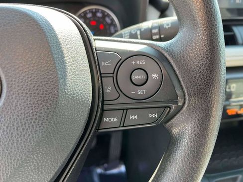 Used 2019 Toyota RAV4 XLE w/ Convenience Package AWD/4WD image 18
