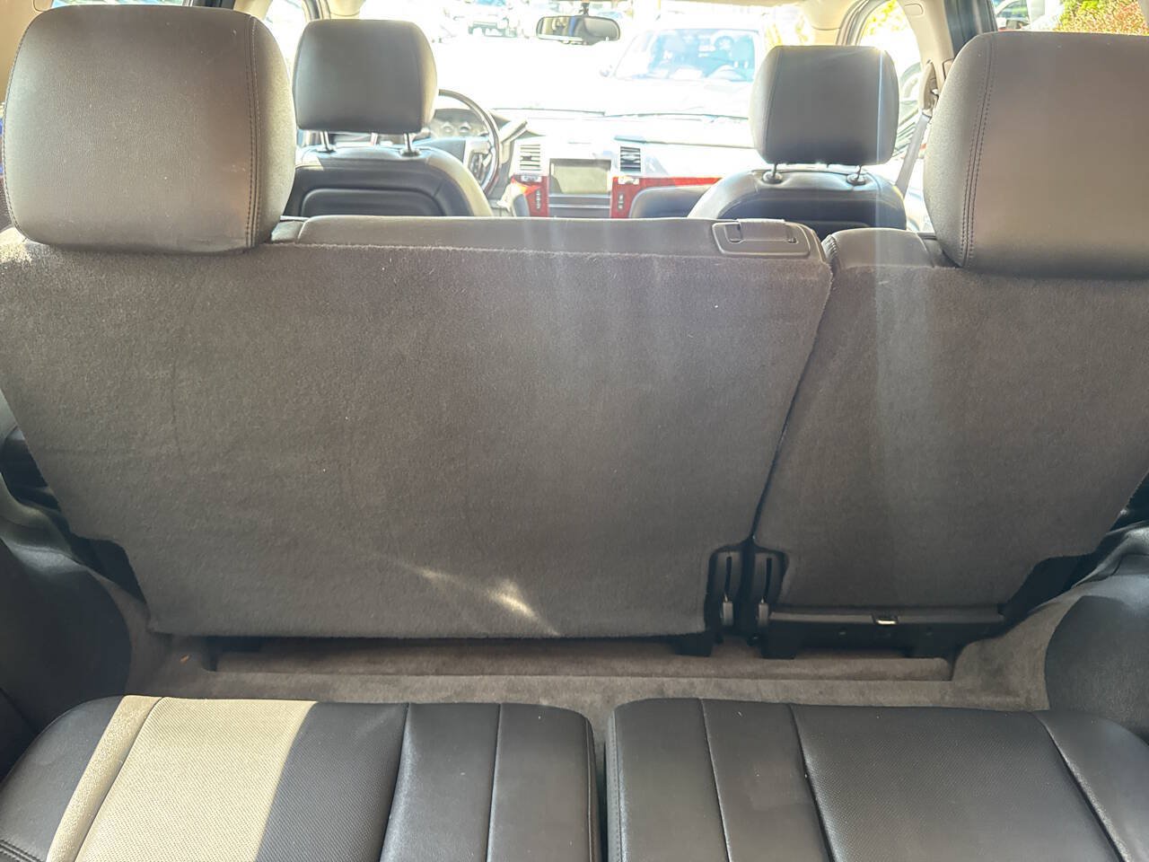 Used 2012 Cadillac Escalade Luxury AWD/4WD image 16