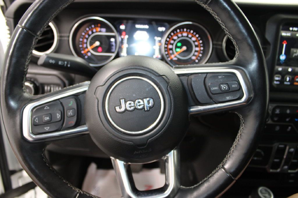 Used 2018 Jeep Wrangler Unlimited Sahara AWD/4WD image 31