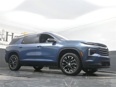 New 2026 Chevrolet Traverse LT w/ Sun and Wheel Package image 2