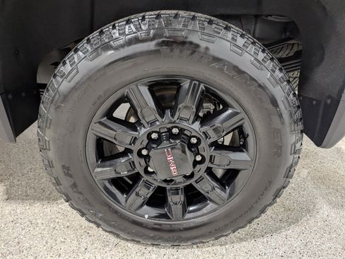 Used 2025 GMC Sierra 3500 AT4 w/ AT4 Premium Plus Package image 13