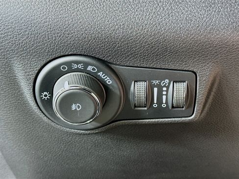 Used 2022 Jeep Compass Latitude w/ Convenience Group AWD/4WD image 17