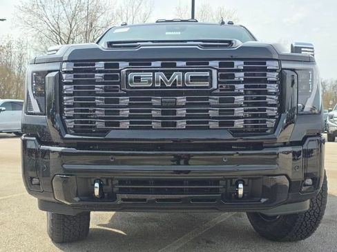 New 2026 GMC Sierra 3500 Denali Ultimate AWD/4WD image 13