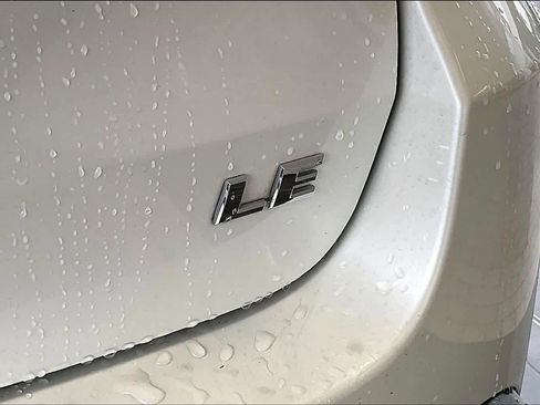 Used 2018 Toyota Highlander Plus image 11