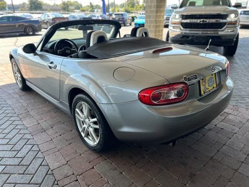 Used 2010 MAZDA MX-5 Miata Sport w/ Convenience Pkg image 6