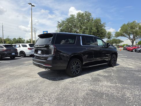 New 2026 Chevrolet Suburban Premier w/ Sun And Tow Package RWD image 4