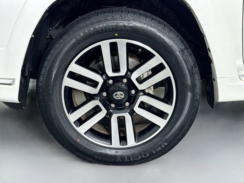 Used 2014 Toyota 4Runner Limited image 20