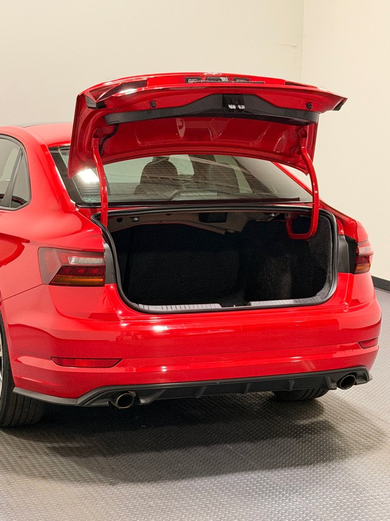 Used 2019 Volkswagen Jetta GLI FWD image 13