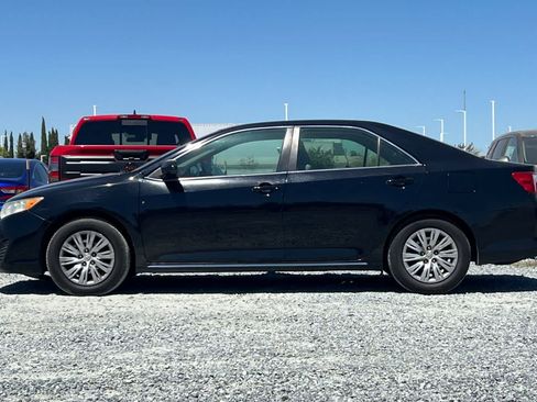Used 2014 Toyota Camry LE FWD image 6