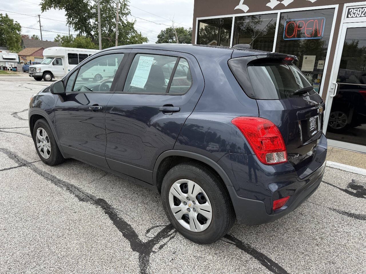 Used 2018 Chevrolet Trax LS FWD image 7