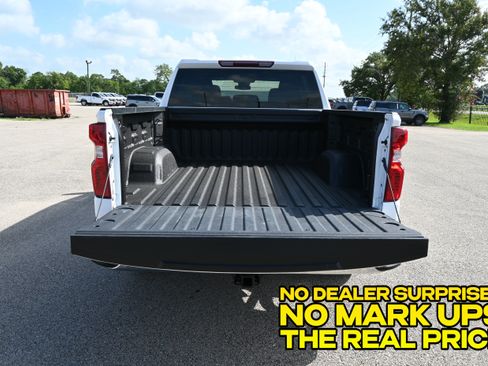Used 2025 Chevrolet Silverado 1500 LT AWD/4WD image 5