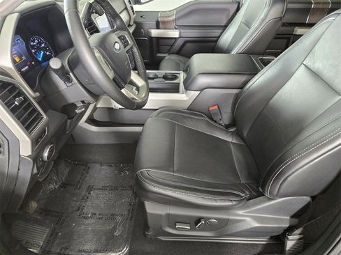 Used 2019 Ford F250 Lariat image 14