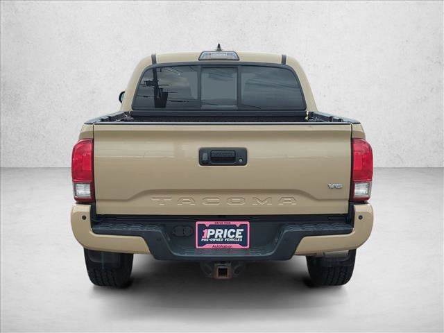 Used 2016 Toyota Tacoma TRD Sport AWD/4WD image 6