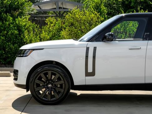 Used 2023 Land Rover Range Rover SE AWD/4WD image 16
