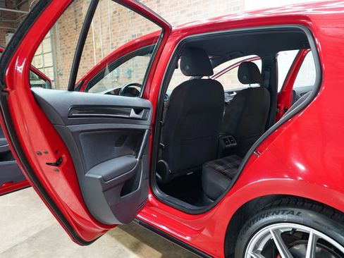 Used 2016 Volkswagen GTI S image 39