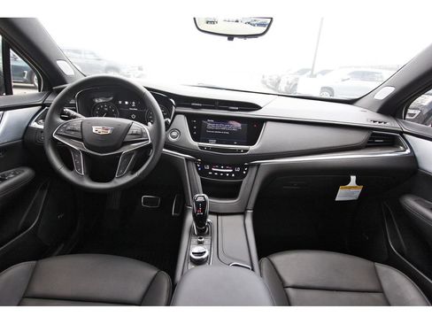 New 2026 Cadillac XT5 Sportv w/ LPO, Onyx Lite Package AWD/4WD image 9