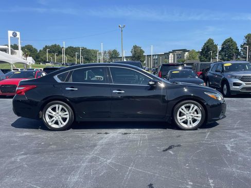 Used 2016 Nissan Altima 3.5 SL w/ 3.5 Technology Package FWD image 8