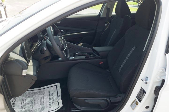 New 2026 Hyundai Elantra SE FWD image 12