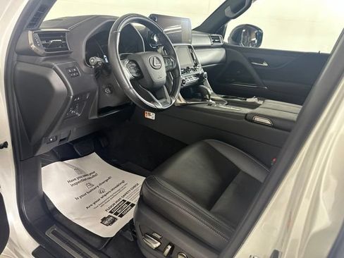Used 2025 Lexus LX 700h Luxury w/ Appearance Package AWD/4WD image 17