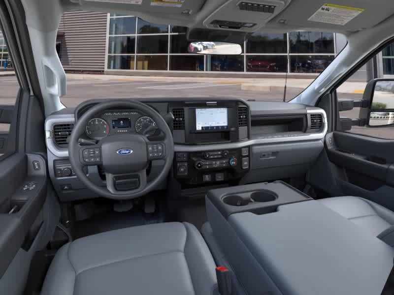 Used 2025 Ford F550 4x4 Regular Cab Super Duty image 18