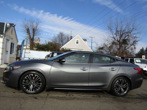 Used 2017 Nissan Maxima Platinum image 4