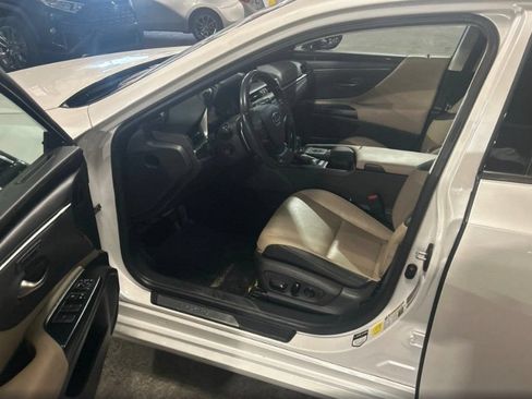 Used 2020 Lexus ES 350 w/ Premium Package FWD image 12