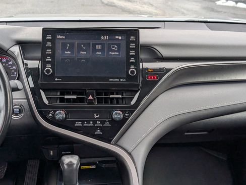 Used 2022 Toyota Camry XSE image 17