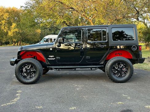 Used 2015 Jeep Wrangler Unlimited Sahara w/ Dual Top Group image 2