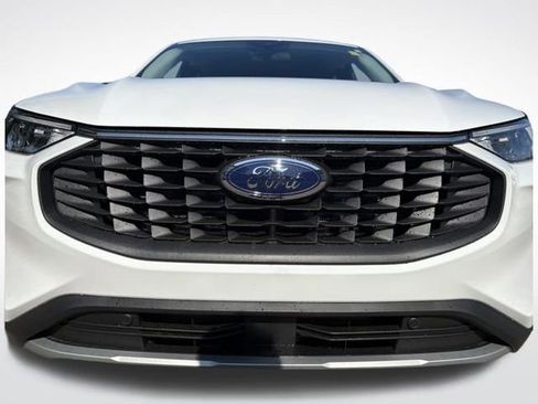 Used 2025 Ford Escape Active w/ Active Premium Tech Pack image 40