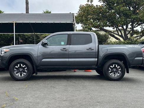 Certified 2021 Toyota Tacoma TRD Off-Road w/ Technology Package RWD image 7