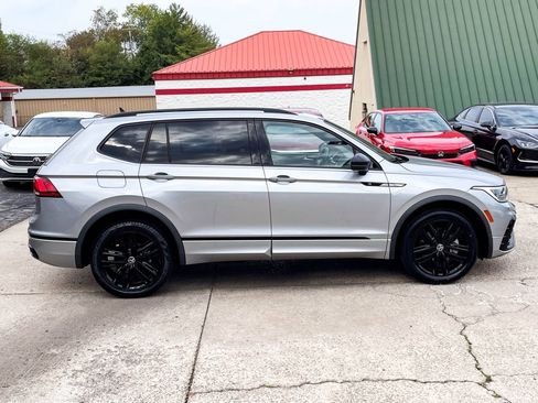 Used 2022 Volkswagen Tiguan SE R-Line image 4