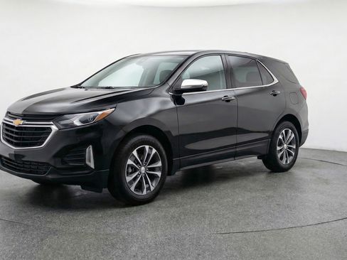 Used 2025 Chevrolet Equinox LT image 3