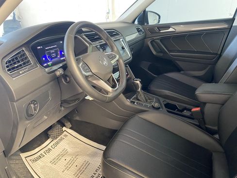Used 2022 Volkswagen Tiguan SE AWD/4WD image 19