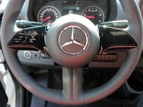 Used 2025 Mercedes-Benz Sprinter 2500 image 13